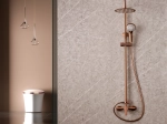 Ensemble de douche composé d'un mitigeur et d'une colonne de douche or rose brossé. Cet ensemble de barre de douche offre un design élégant. GARANTIE 5 ANS, LIVRAISON OFFERTE 5 à 6 Jours